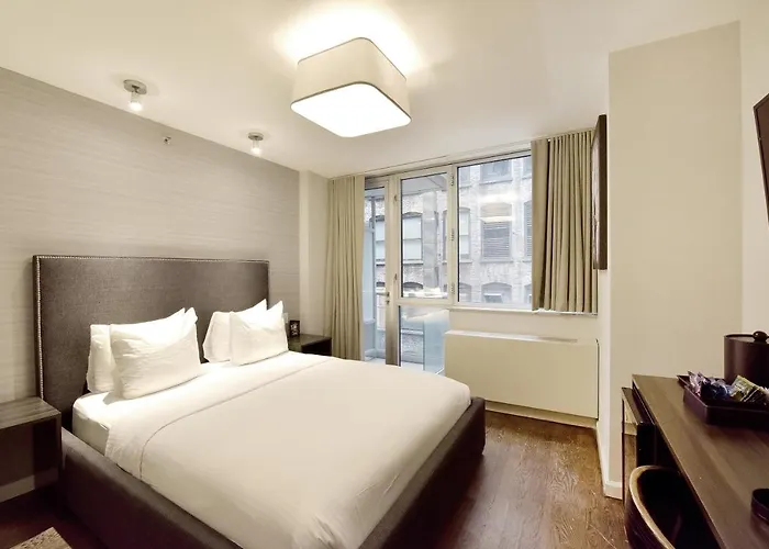 Hotel 32 32