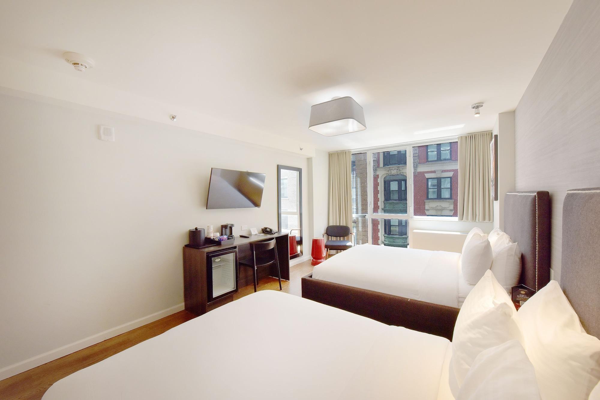 Hotel 32 32